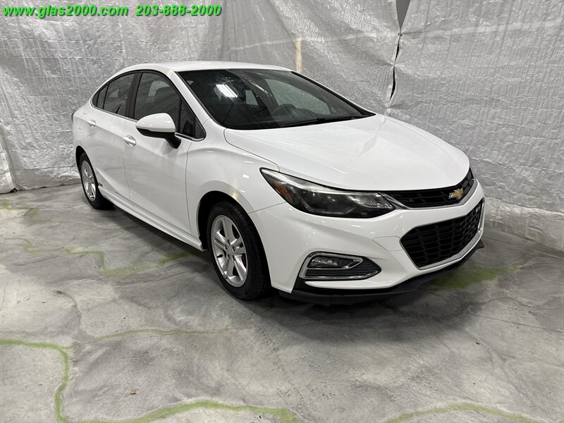 2017 Chevrolet Cruze LT Auto - Photo 2 - Bethany, CT 06524