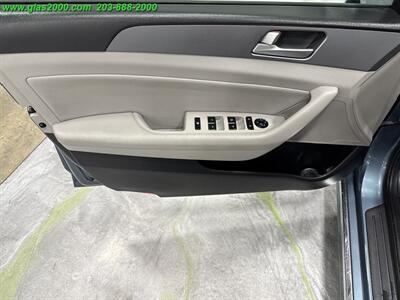 2016 Hyundai SONATA Hybrid SE   - Photo 25 - Bethany, CT 06524