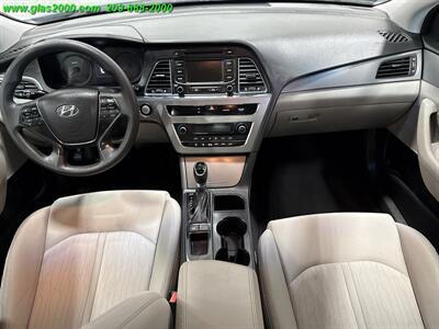 2016 Hyundai SONATA Hybrid SE   - Photo 6 - Bethany, CT 06524