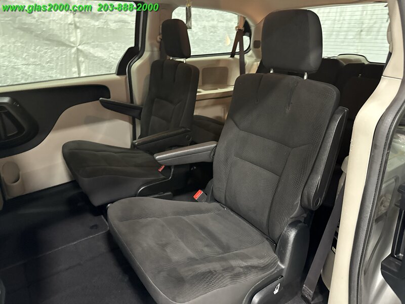 2017 Dodge Grand Caravan SE - Photo 9 - Bethany, CT 06524