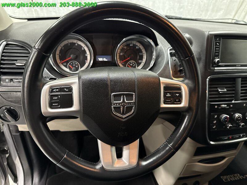 2017 Dodge Grand Caravan SE - Photo 4 - Bethany, CT 06524