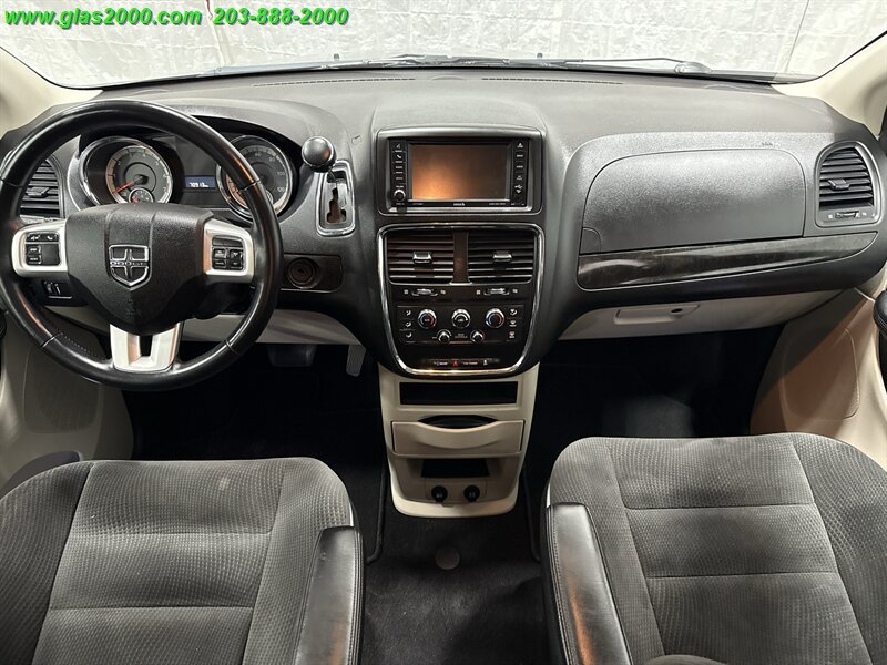 2017 Dodge Grand Caravan SE - Photo 6 - Bethany, CT 06524