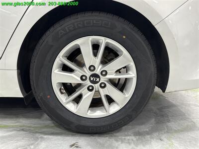 2017 Kia Optima LX   - Photo 16 - Bethany, CT 06524