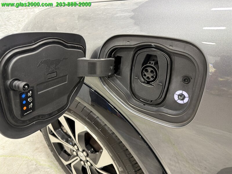 2023 Ford Mustang Mach-E Premium - Photo 33 - Bethany, CT 06524