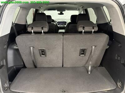 2021 GMC Acadia SLE - Photo 15 - Bethany, CT 06524