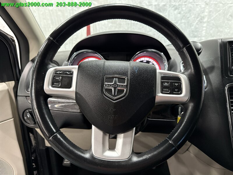 2017 Dodge Grand Caravan SE - Photo 4 - Bethany, CT 06524