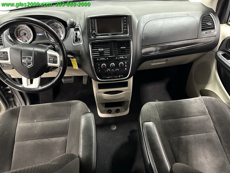 2017 Dodge Grand Caravan SE - Photo 6 - Bethany, CT 06524