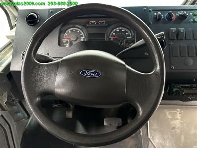 2014 Ford E-350 SD   - Photo 4 - Bethany, CT 06524