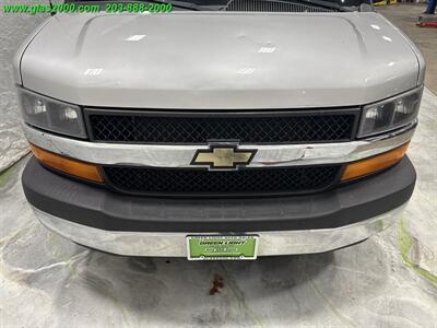 2017 Chevrolet Express LT Passenger   - Photo 18 - Bethany, CT 06524