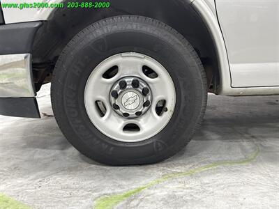 2017 Chevrolet Express LT Passenger   - Photo 17 - Bethany, CT 06524