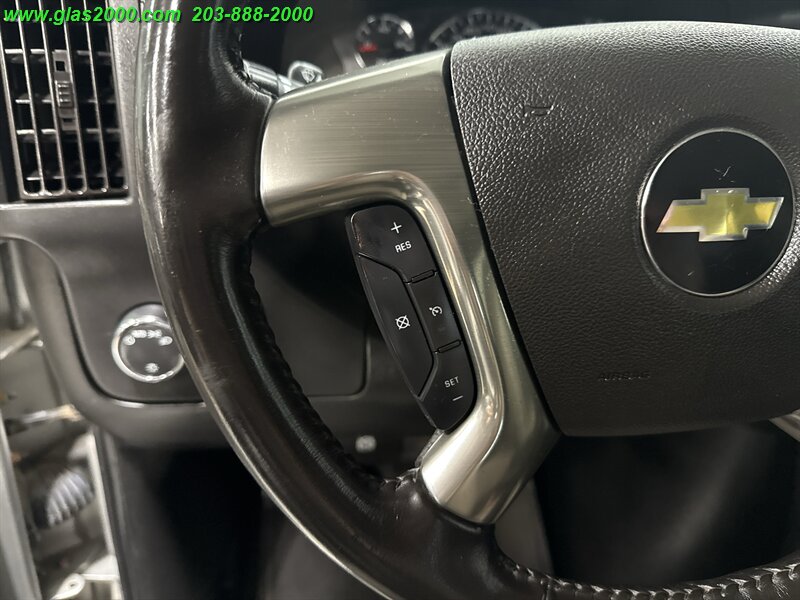 2017 Chevrolet Express LT Passenger   - Photo 27 - Bethany, CT 06524