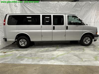 2017 Chevrolet Express LT Passenger   - Photo 14 - Bethany, CT 06524