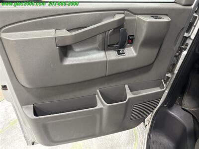 2017 Chevrolet Express LT Passenger   - Photo 25 - Bethany, CT 06524