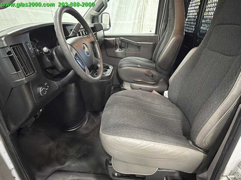 2019 Chevrolet Express 2500 - Photo 17 - Bethany, CT 06524