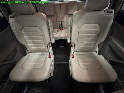 2018 Volkswagen Atlas V6 SEL Premium 4Motion   - Photo 16 - Bethany, CT 06524