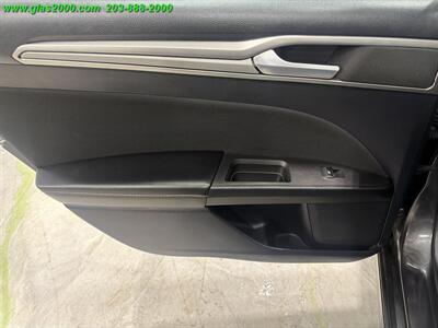 2020 Ford Fusion Hybrid SE   - Photo 28 - Bethany, CT 06524