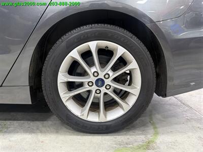 2020 Ford Fusion Hybrid SE   - Photo 16 - Bethany, CT 06524