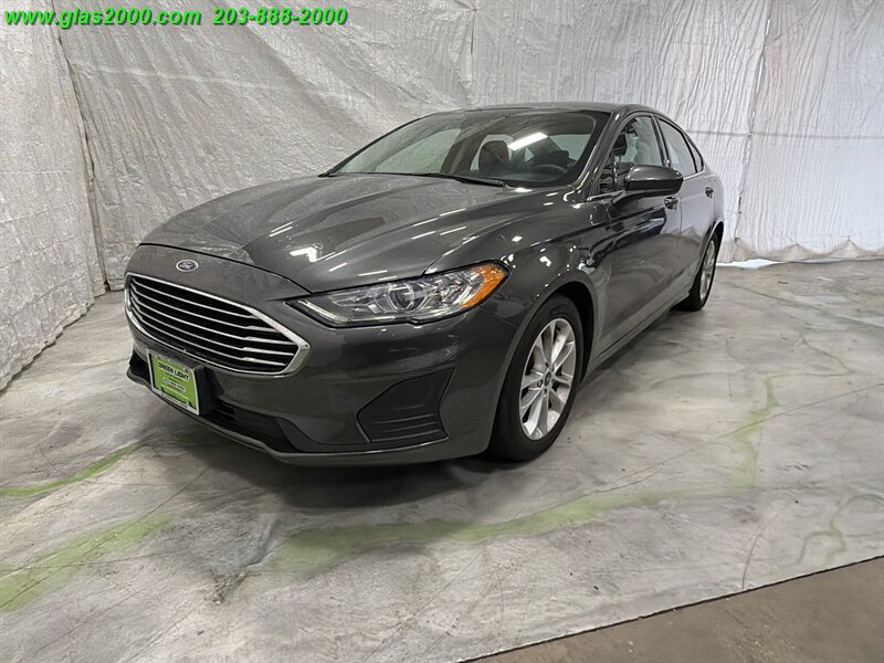 2020 Ford Fusion Hybrid SE   - Photo 1 - Bethany, CT 06524