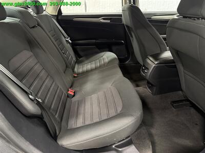 2020 Ford Fusion Hybrid SE   - Photo 10 - Bethany, CT 06524