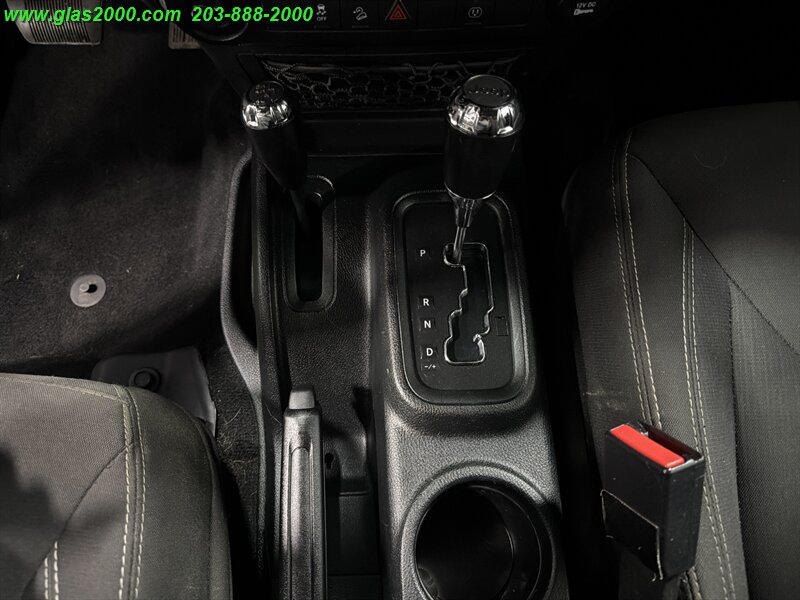 2018 Jeep Wrangler JK Unlimited Sahara - Photo 27 - Bethany, CT 06524