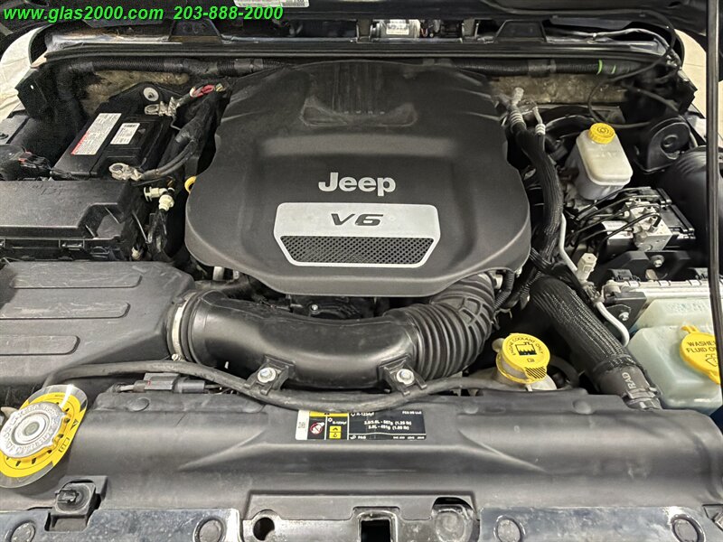 2018 Jeep Wrangler JK Unlimited Sahara - Photo 12 - Bethany, CT 06524