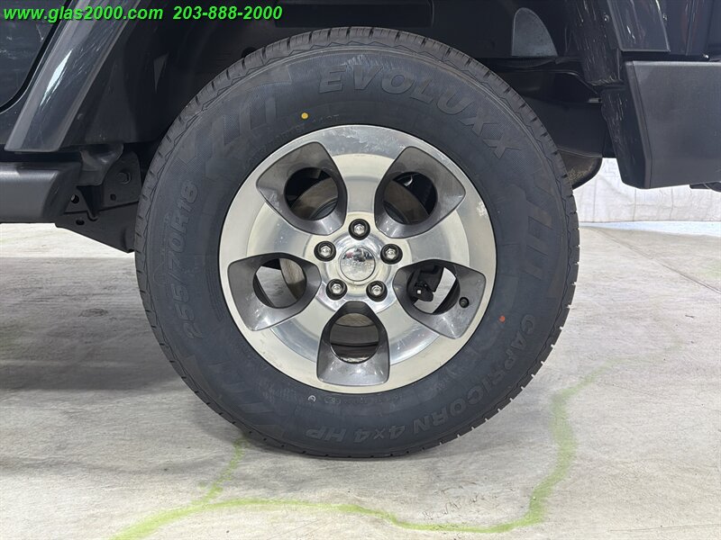 2018 Jeep Wrangler JK Unlimited Sahara - Photo 16 - Bethany, CT 06524