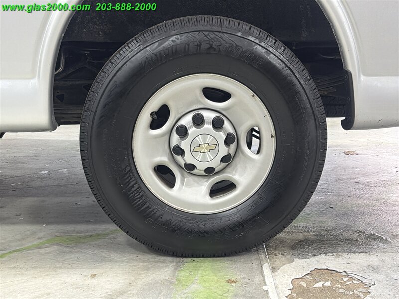 2020 Chevrolet Express LS 2500 - Photo 23 - Bethany, CT 06524