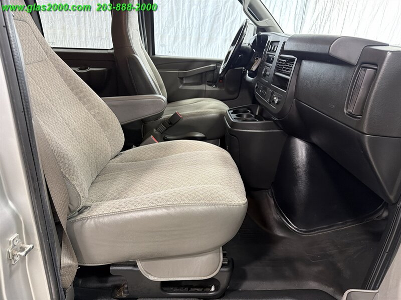 2020 Chevrolet Express LS 2500 - Photo 15 - Bethany, CT 06524