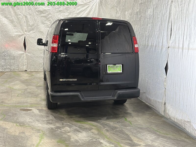 2019 Chevrolet Express LS Passenger - Photo 27 - Bethany, CT 06524