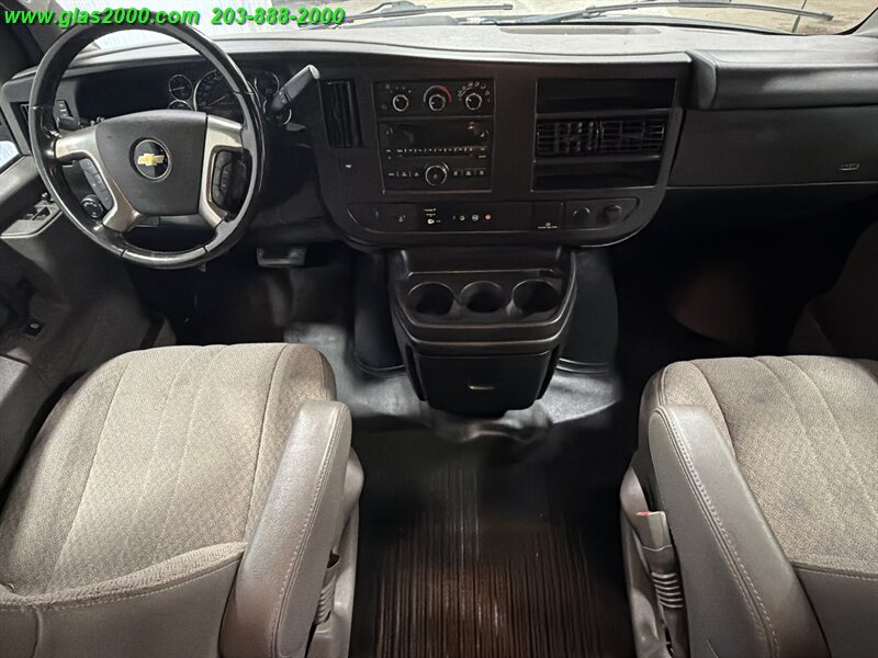 2019 Chevrolet Express LS Passenger - Photo 6 - Bethany, CT 06524