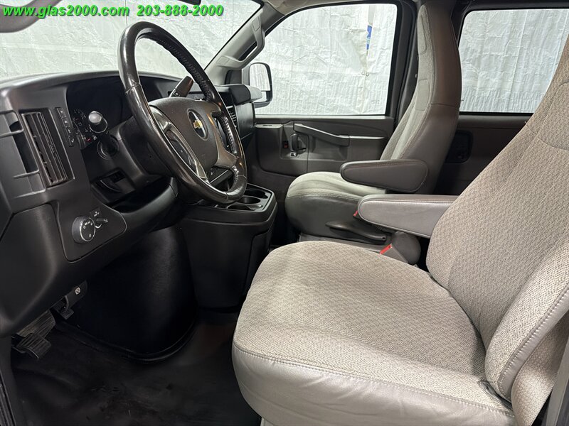 2019 Chevrolet Express LS Passenger - Photo 23 - Bethany, CT 06524