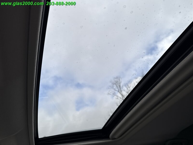 2014 Toyota RAV4 Limited - Photo 12 - Bethany, CT 06524