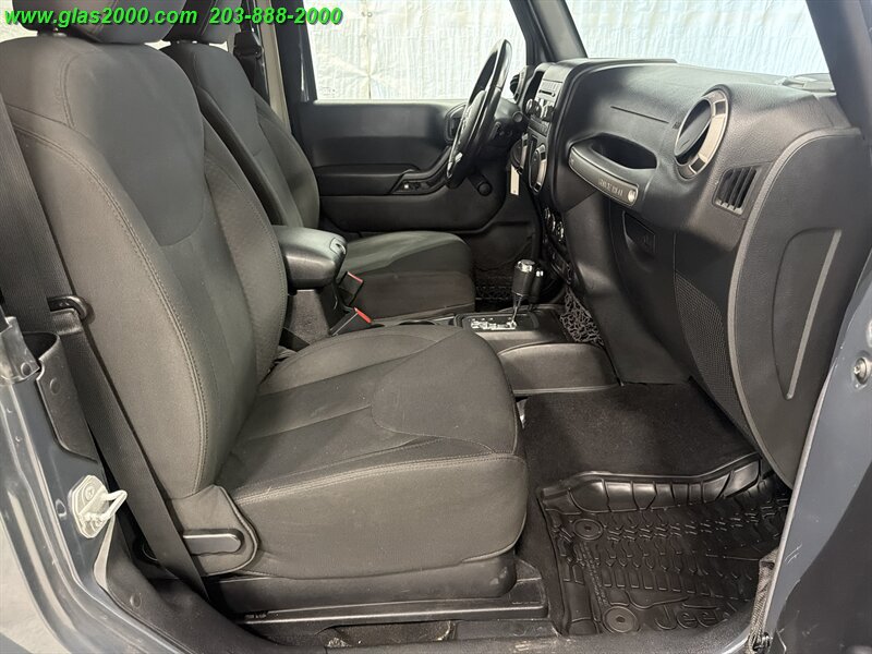 2016 Jeep Wrangler Willys - Photo 15 - Bethany, CT 06524