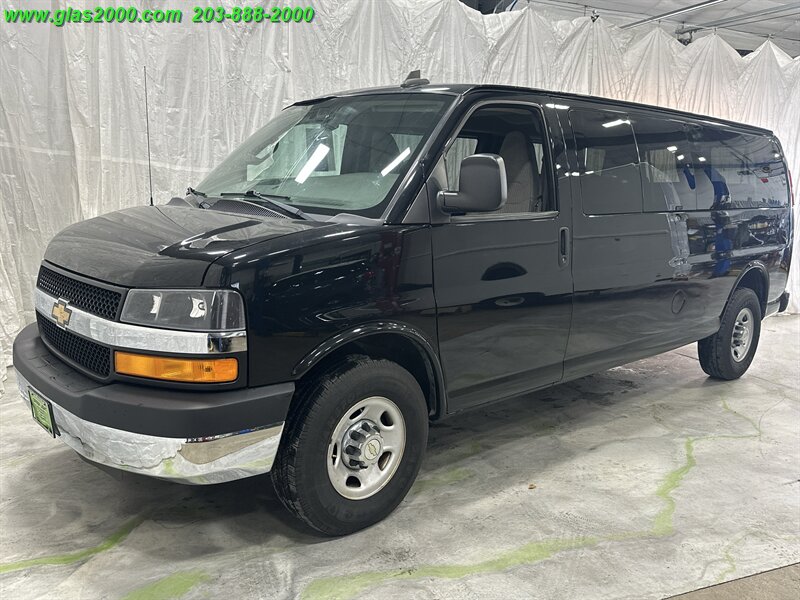 2016 Chevrolet Express LT Passenger   - Photo 1 - Bethany, CT 06524