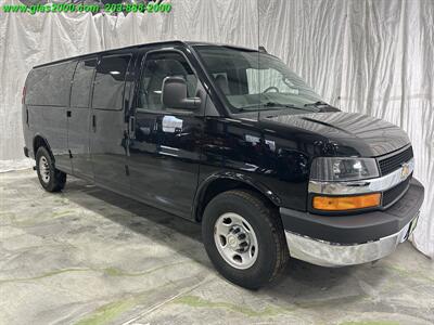 2016 Chevrolet Express LT Passenger   - Photo 2 - Bethany, CT 06524