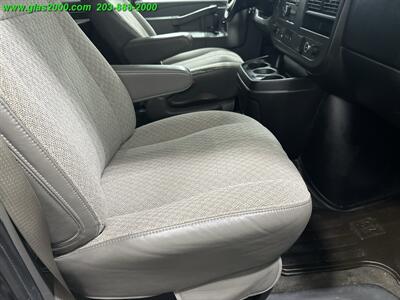 2016 Chevrolet Express LT Passenger   - Photo 21 - Bethany, CT 06524