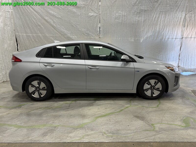 2020 Hyundai IONIQ HYBRID Blue - Photo 14 - Bethany, CT 06524