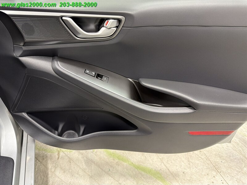 2020 Hyundai IONIQ HYBRID Blue - Photo 29 - Bethany, CT 06524