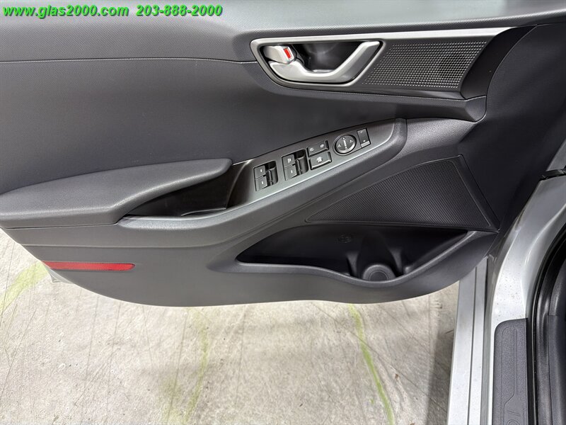 2020 Hyundai IONIQ HYBRID Blue - Photo 25 - Bethany, CT 06524