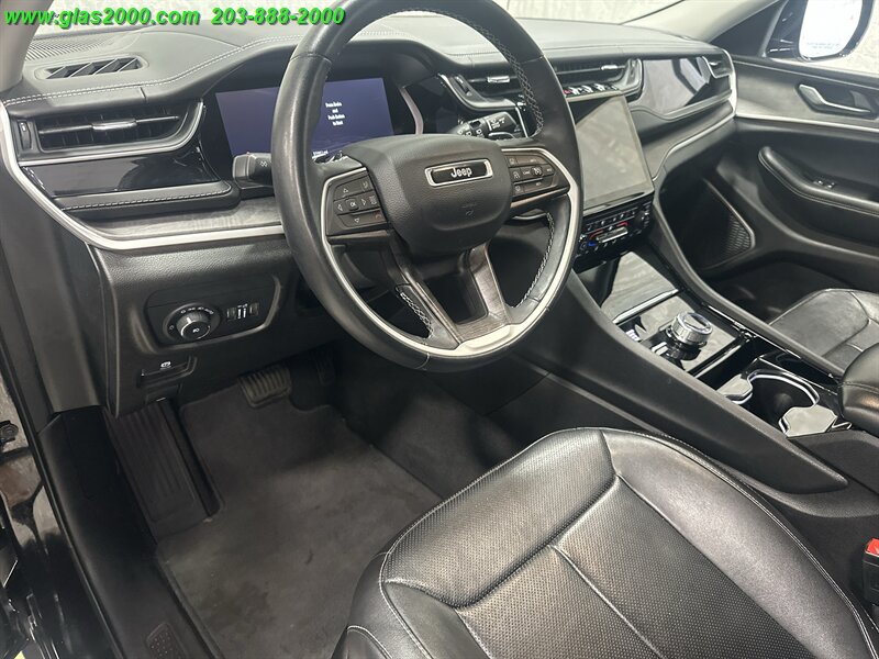 2022 Jeep Grand Cherokee Limited - Photo 3 - Bethany, CT 06524