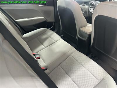 2019 Hyundai Elantra SE   - Photo 10 - Bethany, CT 06524