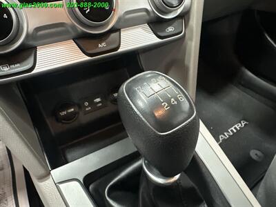 2019 Hyundai Elantra SE   - Photo 29 - Bethany, CT 06524
