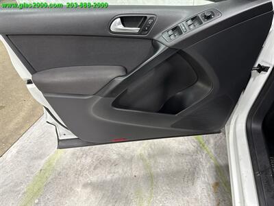 2015 Volkswagen Tiguan S 4Motion   - Photo 25 - Bethany, CT 06524