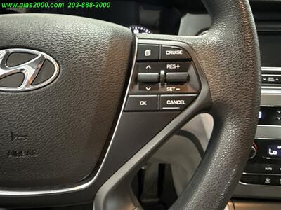2016 Hyundai SONATA Hybrid SE   - Photo 23 - Bethany, CT 06524