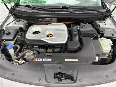 2016 Hyundai SONATA Hybrid SE   - Photo 12 - Bethany, CT 06524