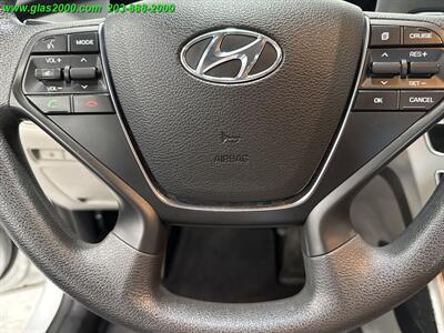 2016 Hyundai SONATA Hybrid SE   - Photo 22 - Bethany, CT 06524