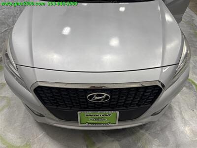 2016 Hyundai SONATA Hybrid SE   - Photo 18 - Bethany, CT 06524