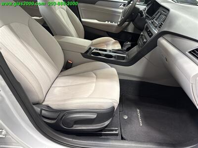 2016 Hyundai SONATA Hybrid SE   - Photo 5 - Bethany, CT 06524