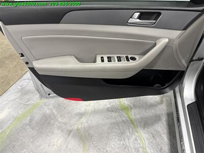 2016 Hyundai SONATA Hybrid SE   - Photo 25 - Bethany, CT 06524