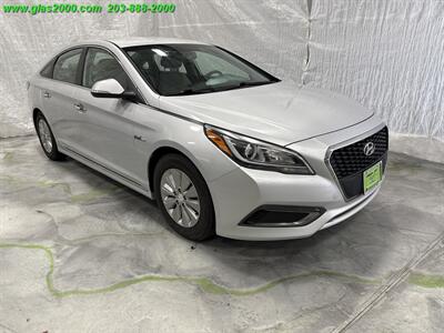 2016 Hyundai SONATA Hybrid SE   - Photo 2 - Bethany, CT 06524